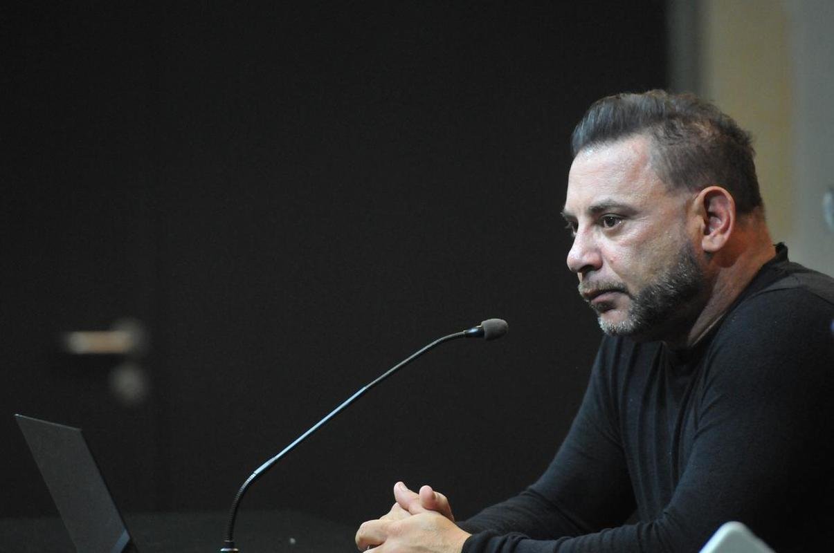 As reaes do tcnico do Atltico, Turco Mohamed, durante a entrevista coletiva, no Mineiro, aps o empate com o Santos