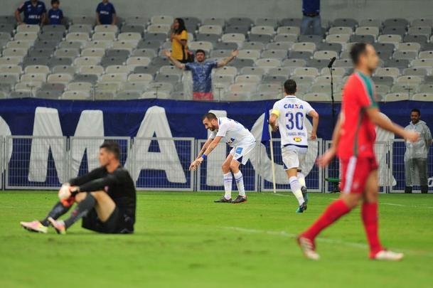 Cruzeiro vence Boa Esporte e segue invicto e lder do Campeonato Mineiro 