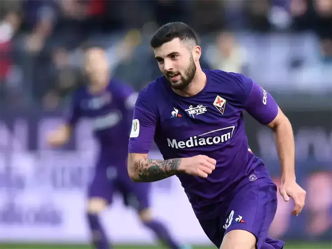 Atacante italiano Patrick Cutrone, da Fiorentina, teve COVID-19