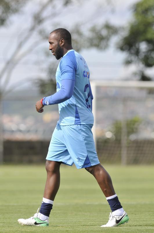 Mano Menezes montou Cruzeiro que deve encarar o Villa Nova no sbado e promoveu trs mudanas em relao ao ltimo jogo: Murilo entrou na vaga de Leo, Egdio no lugar de Marcelo Hermes e Robinho deu lugar a Ariel Cabral