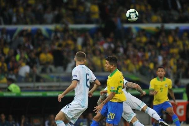 Fotos da vitria do Brasil sobre a Argentina, por 2 a 0, no Mineiro, pela semifinal da Copa Amrica; Gabriel Jesus e Firmino marcaram os gols da seleo em BH