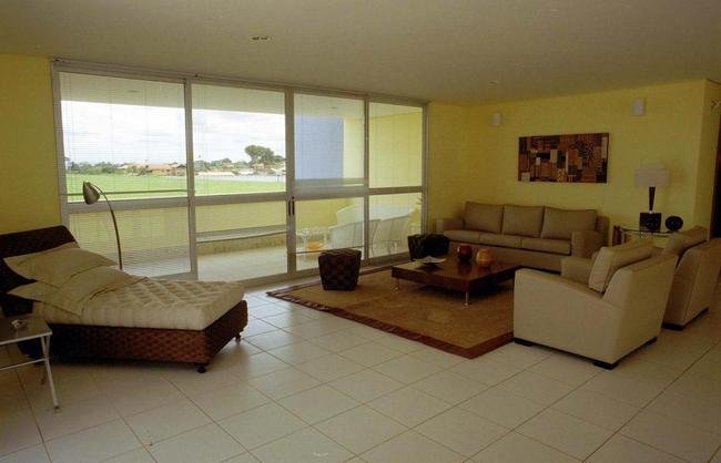 Fotos da Toca da Raposa II em 2003, um ano aps sua inaugurao, perodo em que era referncia no Brasil em centros de treinamento