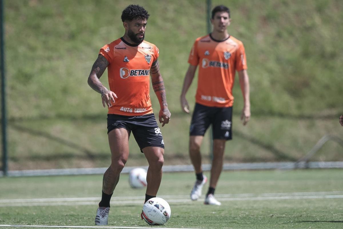 Fotos do primeiro treino de Junior Alonso no retorno ao Atltico