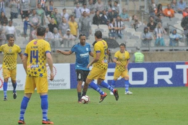 Fotos do 'Game of Dreams', jogo festivo dos Amigos do Ronaldinho contra os Amigos do Penta