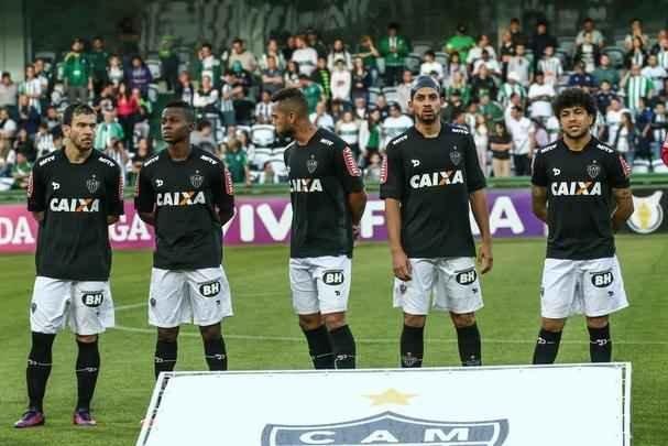 Com atuao ruim, Atltico  derrotado pelo Coritiba, por 2 a 0, no Couto Pereira, e fica mais distante do ttulo do Campeonato Brasileiro