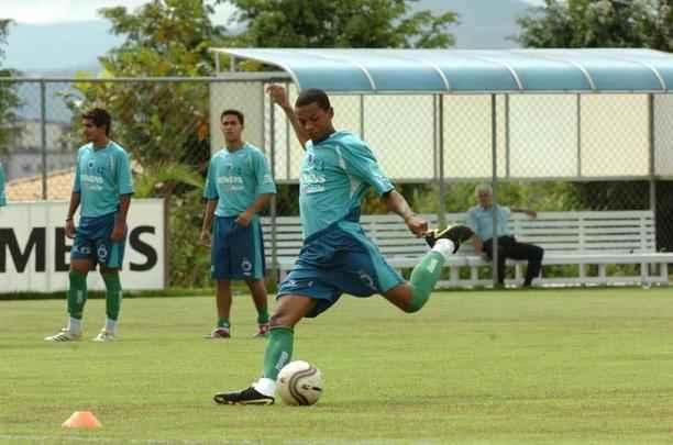 Edimar foi revelado na prpria base do Cruzeiro, em 2005