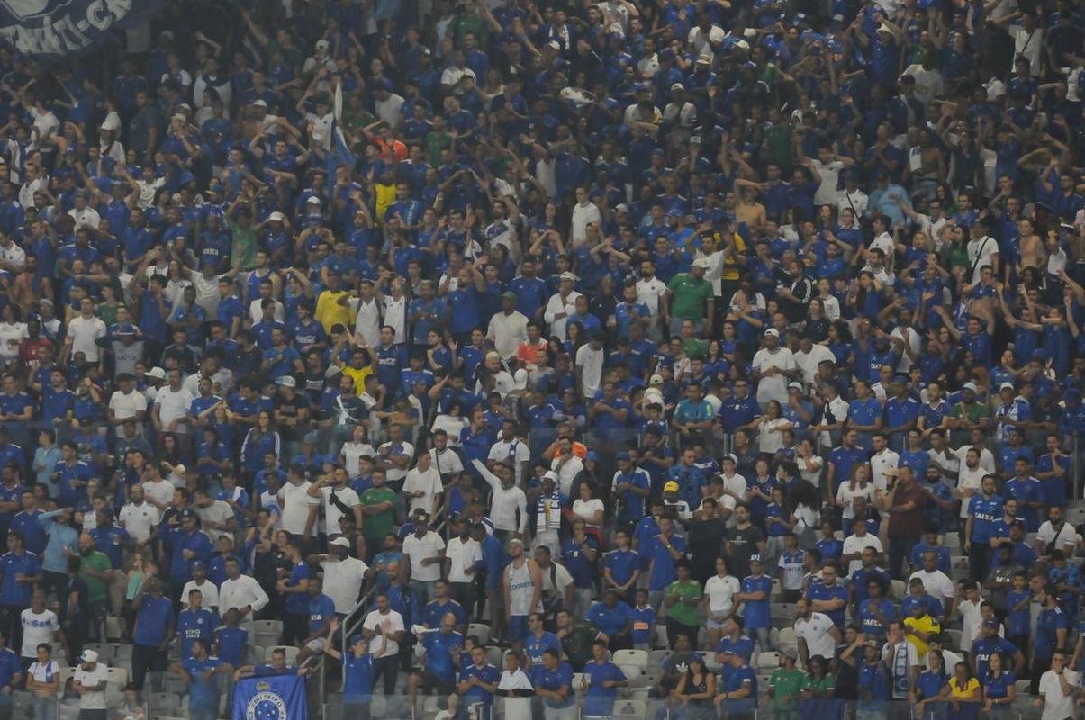Torcida do Cruzeiro deu show mais uma vez e lotou o Mineiro na partida contra o CRB pela 11 rodada da Srie B