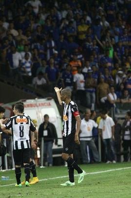 Imagens da deciso entre Cruzeiro e Atltico no Mineiro