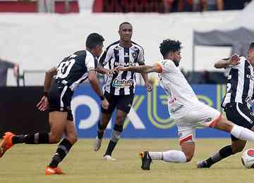 Alvinegro fica duas vezes em desvantagem, mas busca reação e vai encarar o Fluminense na semifinal 