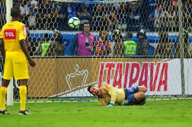 De Henrique a Thiago Neves, passando pela defesa de Fbio; a emoo dos cruzeirenses