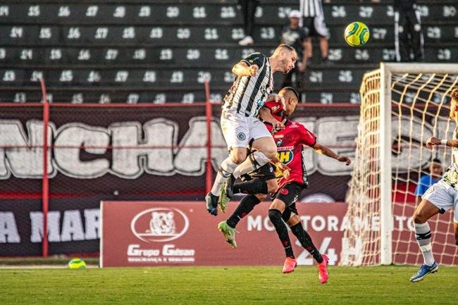 Fotos da vitria do Pouso Alegre por 1 a 0 sobre o ASA-AL, neste domingo (27), no Manduzo. Com o triunfo, o Drago garantiu a vaga na Srie C do Brasileiro