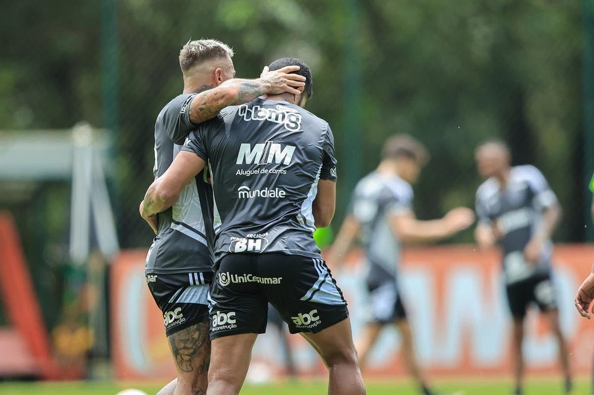 No primeiro jogo-treino, Atltico empatou com o Villa Nova por 1 a 1. Hulk marcou pelo Galo.