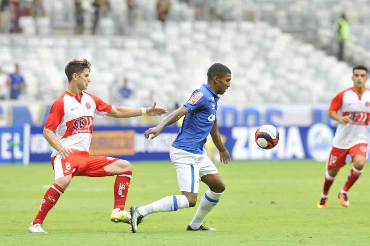 Imagens do jogo entre Cruzeiro e Tricordiano, pelo Campeonato Mineiro, no Mineiro