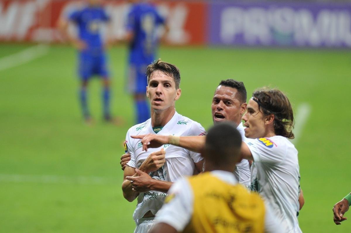 Fotos do clssico de ida da semifinal do Campeonato Mineiro, entre Cruzeiro e Amrica, no Mineiro, em Belo Horizonte