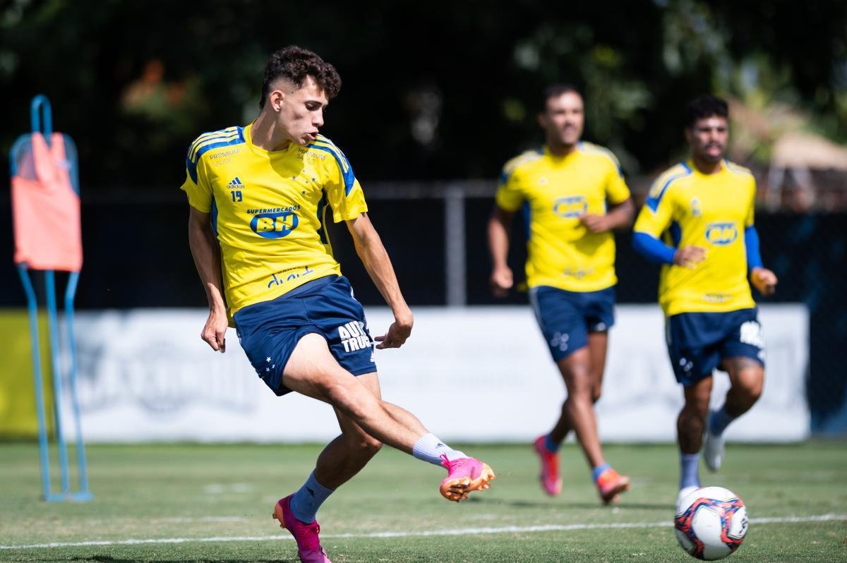 Cruzeiro precisa vencer o Amrica por dois gols de diferena para ir  final do Mineiro 