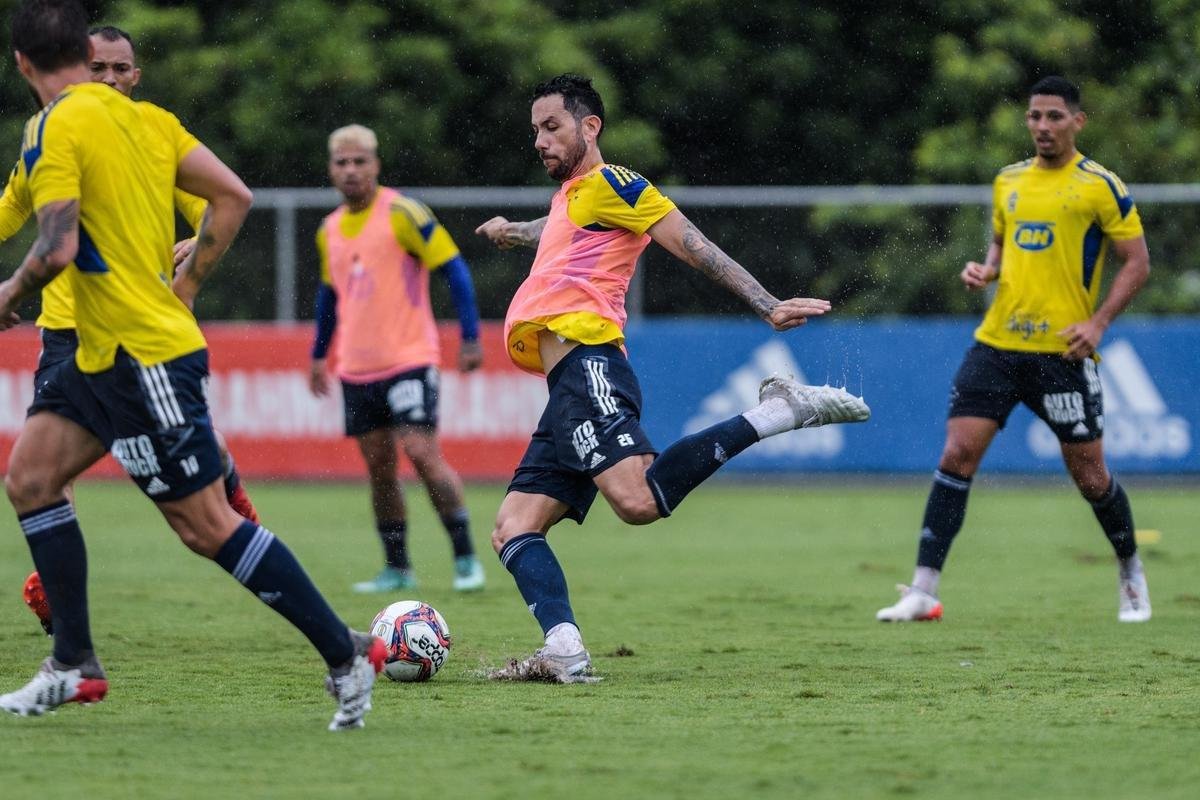Fotos do treino do Cruzeiro nesta quinta-feira (11/11)