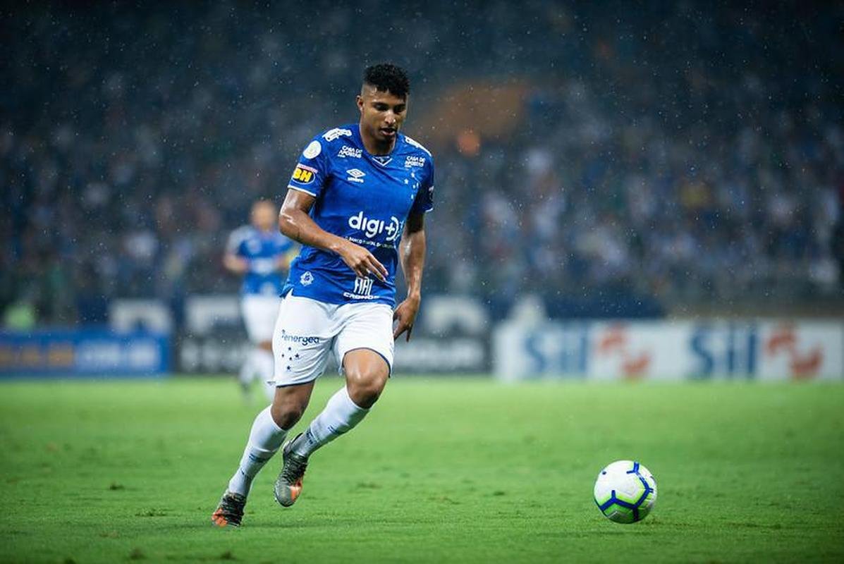 Volante Ederson pelo Cruzeiro, em 2019
