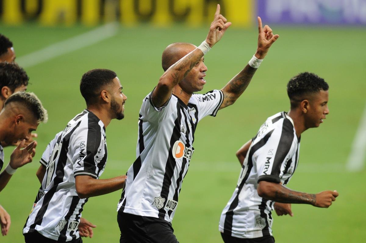 Galo venceu a URT na despedida do goleiro Victor