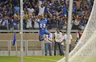 Sass entrou no segundo tempo e marcou o gol do Cruzeiro: 1 a 0