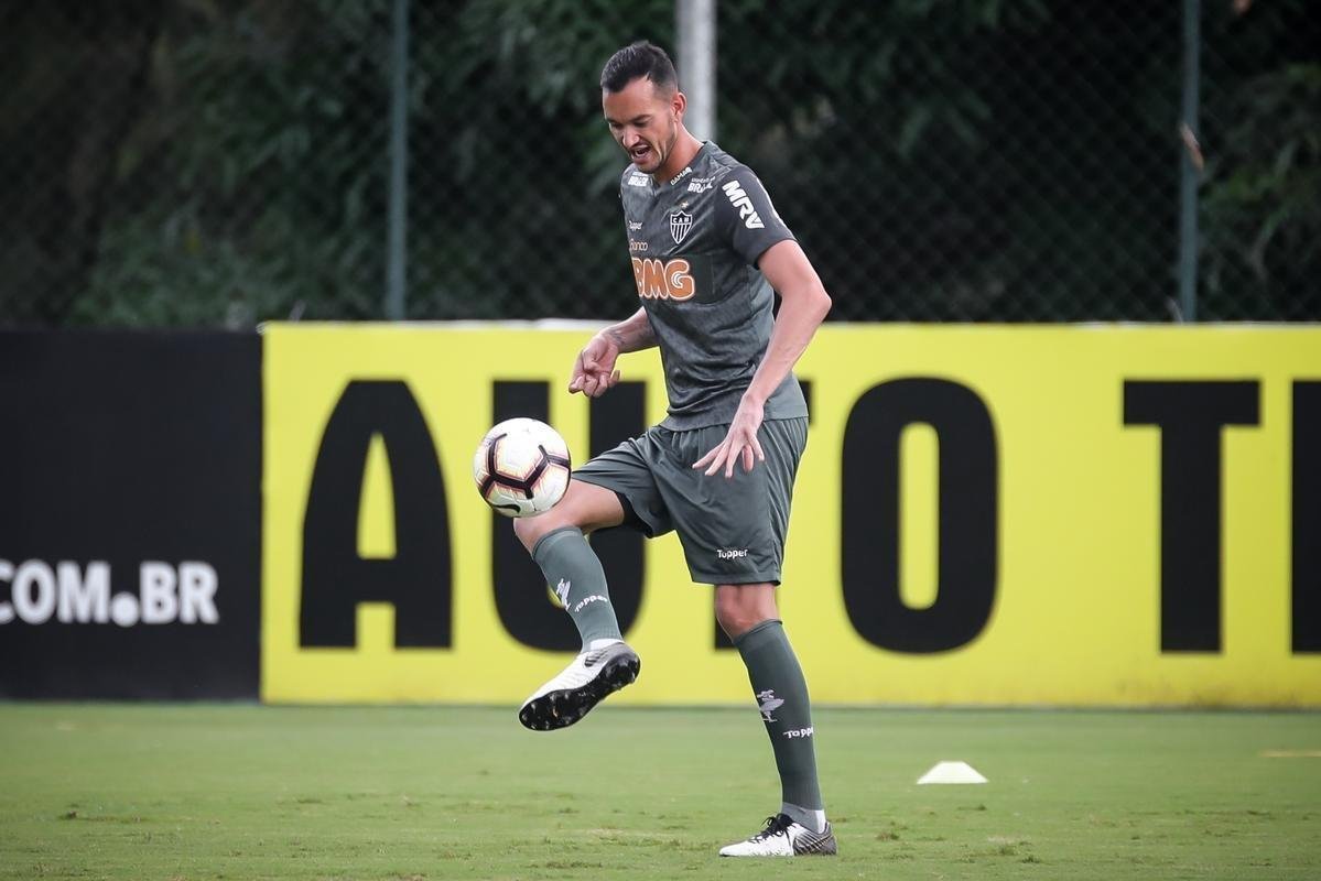 Em busca de reao na Libertadores, Atltico treinou na tarde deste domingo, na Cidade do Galo, antes de viagem para Montevidu, local da partida contra Nacional 