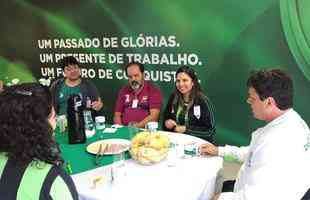 Torcedores bateram papo com novo comandante do time