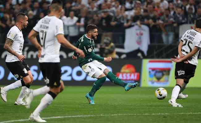 Corinthians e Palmeiras fazem jogo equilibrado e ficam no 0 a 0