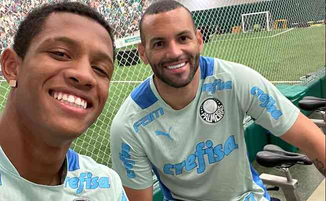 Meia Danilo e goleiro Weverton voltaram ao Palmeiras e podem ser escalados