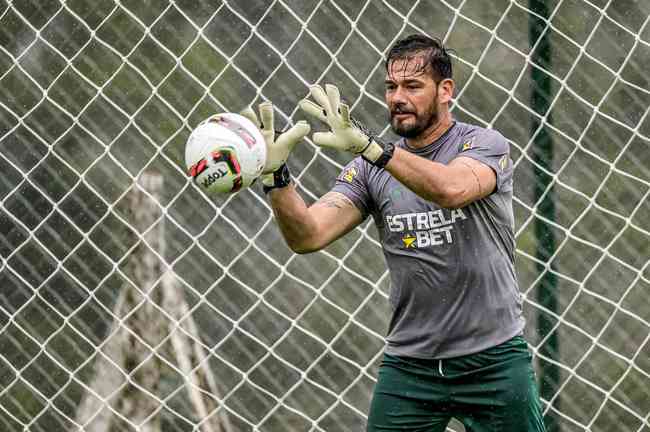 América renova com promessas da base e se protege de 'assédios' -  Superesportes