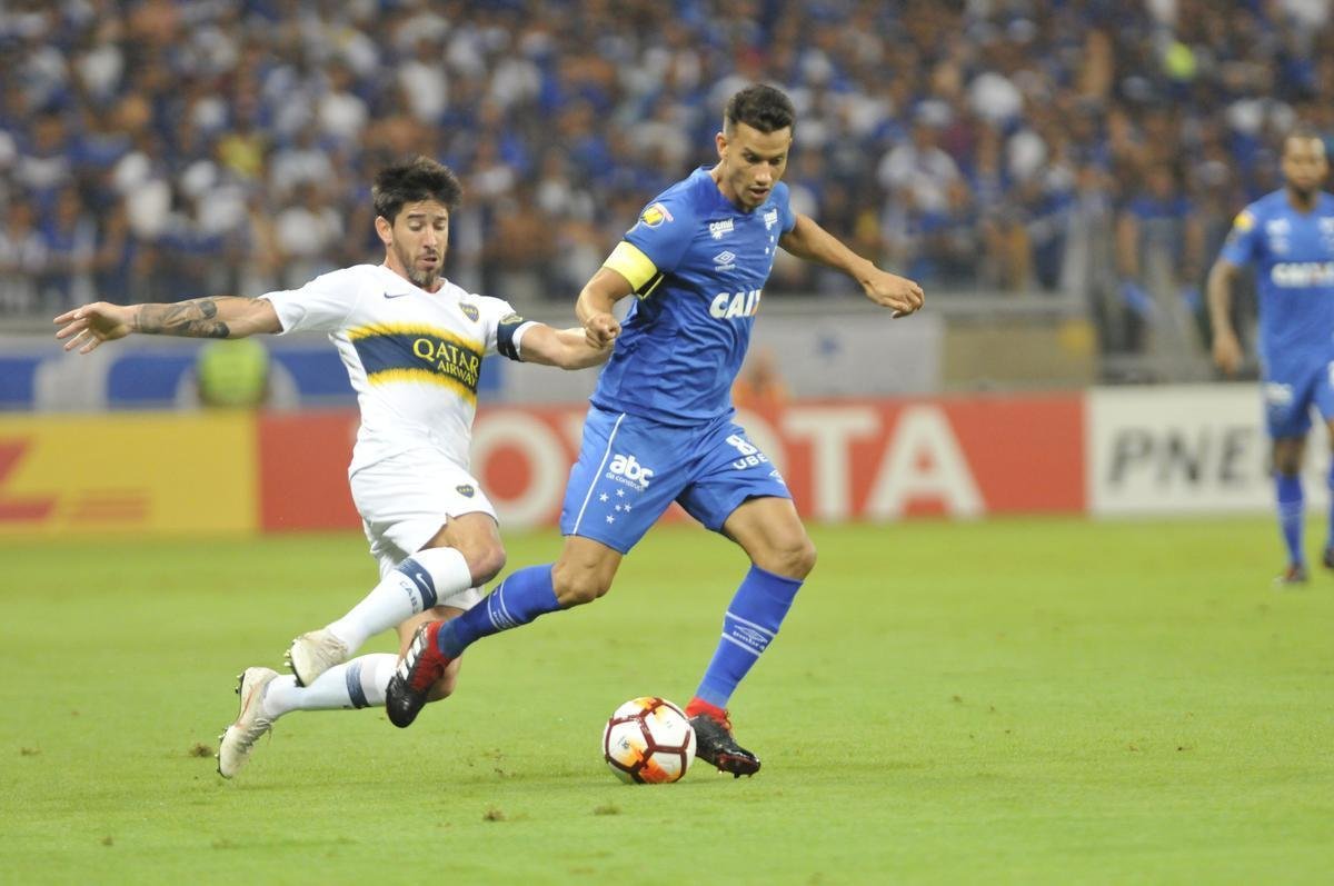 Lances do primeiro tempo de Cruzeiro e Boca Juniors, no Mineiro, pela Copa Libertadores