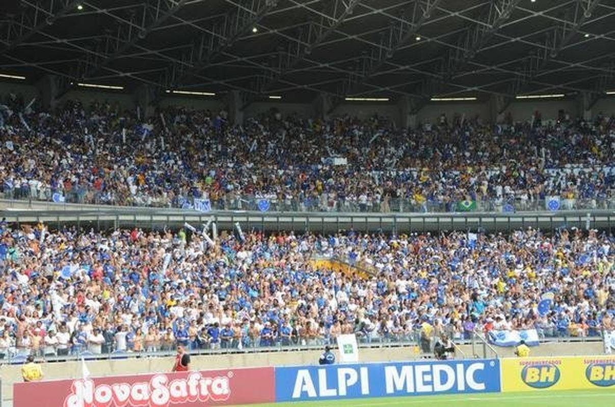 Fotos exclusivas do clssico entre Atltico e Cruzeiro na reabertura do novo Mineiro