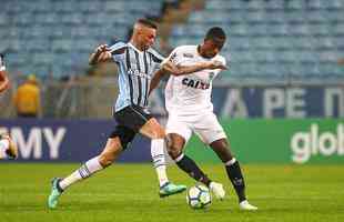 Grmio jogou melhor e conseguiu vitria por 2 a 0 sobre o Atltico na Arena, em Porto Alegre, pela 13 rodada do Campeonato Brasileiro