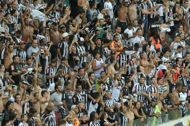 Fotos da torcida do Atltico no Mineiro, na partida contra o Cerro Porteo, pela Copa Libertadores