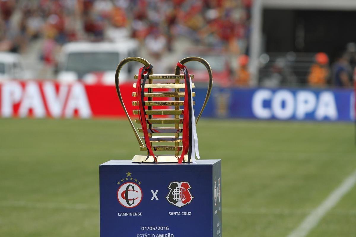 Em uma partida cheia de tensão e com o clima de rivalidade extrema em Campina Grande, o Santa Cruz foi valente para fazer valer a vantagem obtida no Arruda e, com o empate, garantir o inédito título da Copa do Nordeste frente ao Campinense