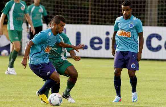 Time reserva do Cruzeiro enfrentou o Betim em jogo-treino disputado nesta sexta