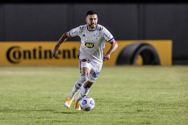 Alan Ruschel foi anunciado pelo Cruzeiro em 12 de fevereiro. Seu �ltimo clube foi a Chapecoense. At� aqui, o lateral-esquerdo, que tamb�m atua como meio-campista, disputou cinco jogos com a camisa celeste. 