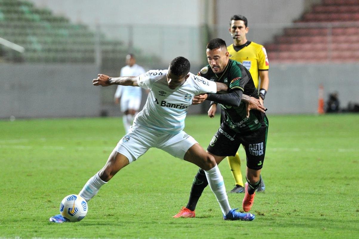 Fotos do jogo entre Amrica e Grmio, no Independncia, em Belo Horizonte, pela 32 rodada da Srie A do Brasileiro