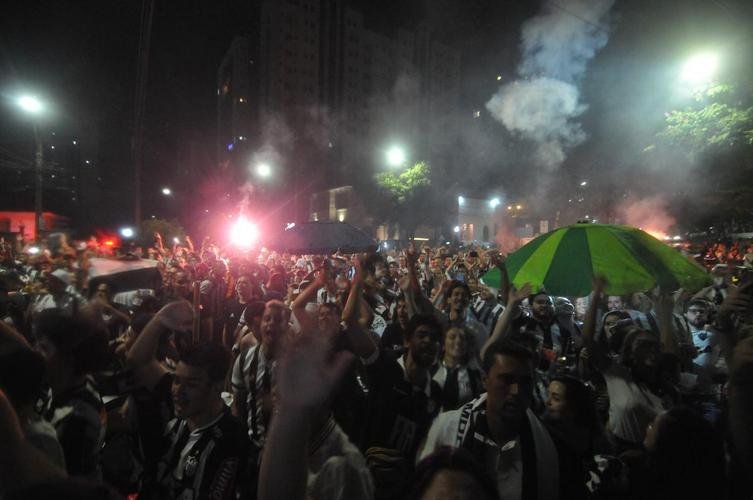 Festa da torcida pelo bicampeonato brasileiro do Atltico na sede do clube, no bairro de Lourdes, em BH