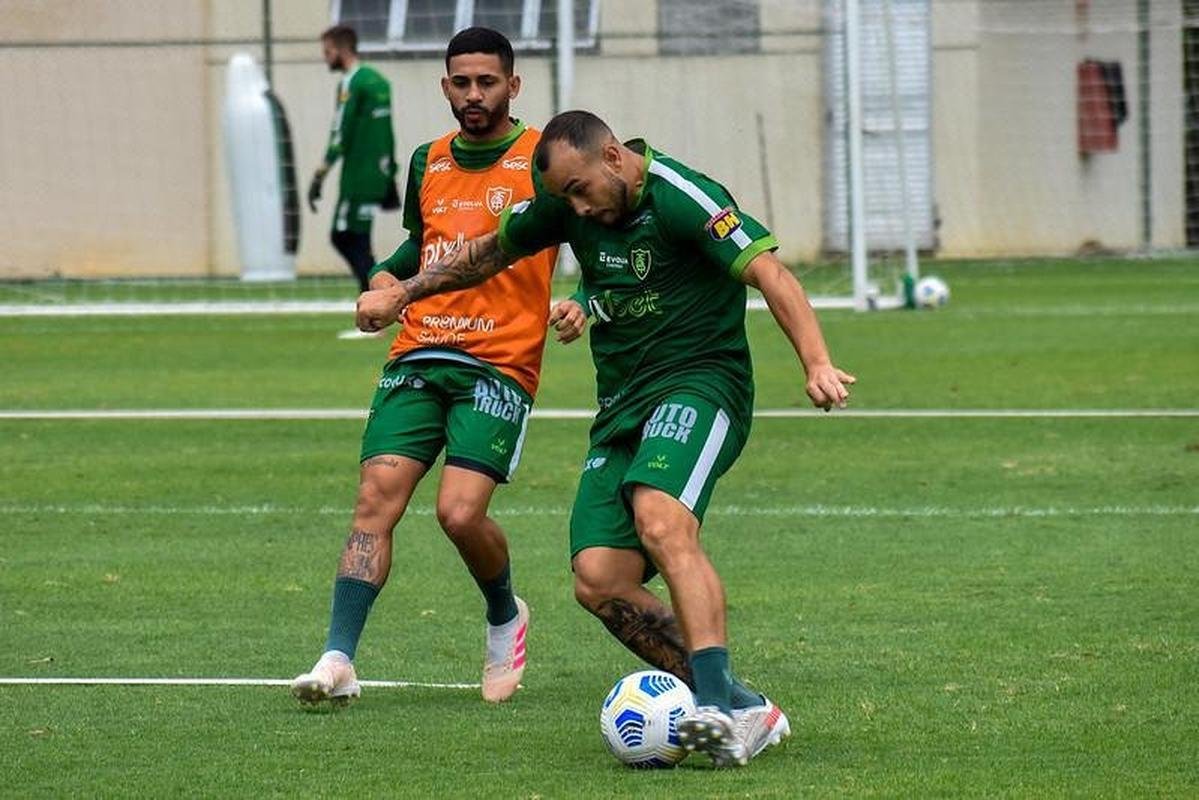 O atacante Rodolfo tem contrato com o América até o fim de 2023 e segue no clube na próxima temporada.