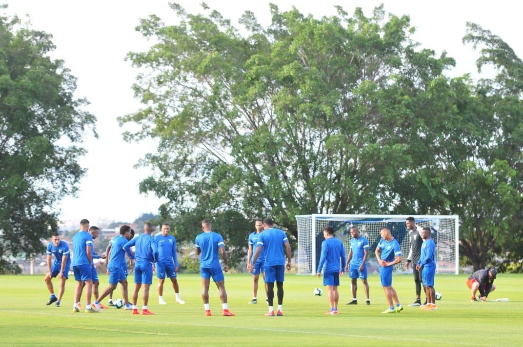 Imagens do treino do Equador na Toca da Raposa II
