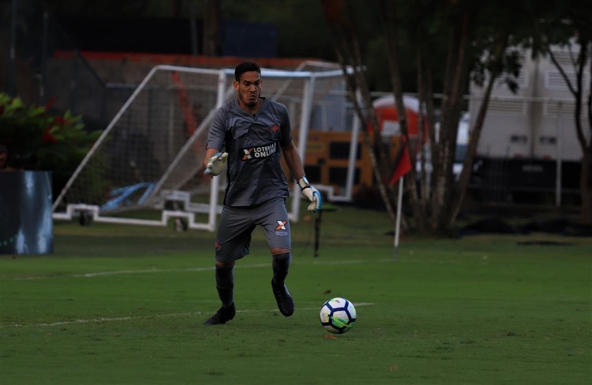 Vitória derrotou Atlético por 1 a 0, no Barradão, com gol de Léo Ceará