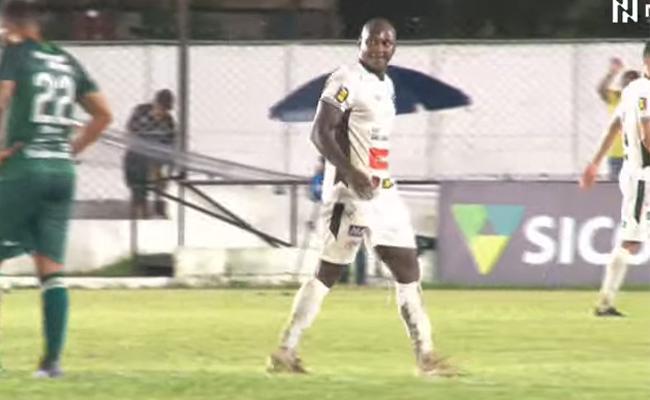 Sass fez belo gol na vitria do Athletic sobre a Caldense