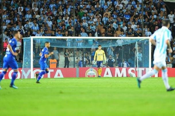 No segundo tempo, Lautaro Martnez marcou o terceiro dele no jogo, Robinho fez de falta para o Cruzeiro e Solari deu nmeros finais ao placar: Racing 4 x 2 Cruzeiro