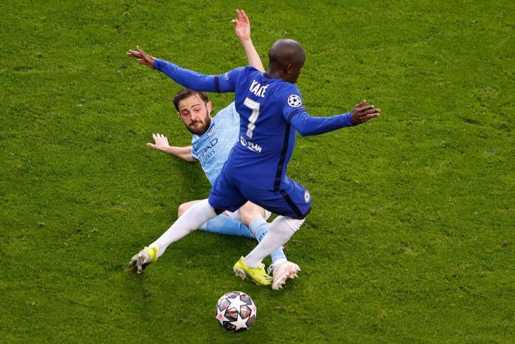 Imagens da grande decisão entre Manchester City e Chelsea no Estádio do Dragão