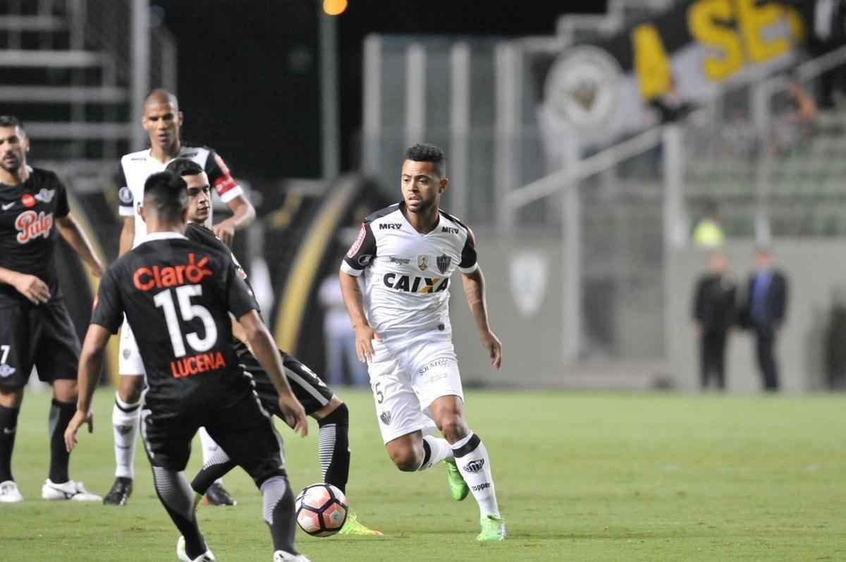 Imagens do duelo entre Atltico e Libertad-PAR, no Independncia, pela Copa Libertadores