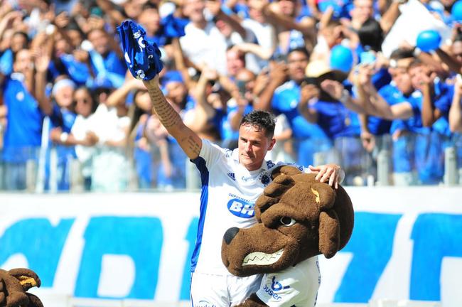 Veja fotos do jogo Cruzeiro x Sampaio Corra, no Mineiro