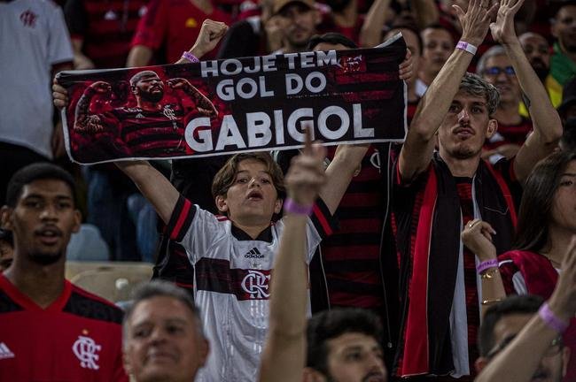 Fotos da torcida do Flamengo na partida de volta das oitavas de final da Copa do Brasil, contra o Atltico, no Maracan