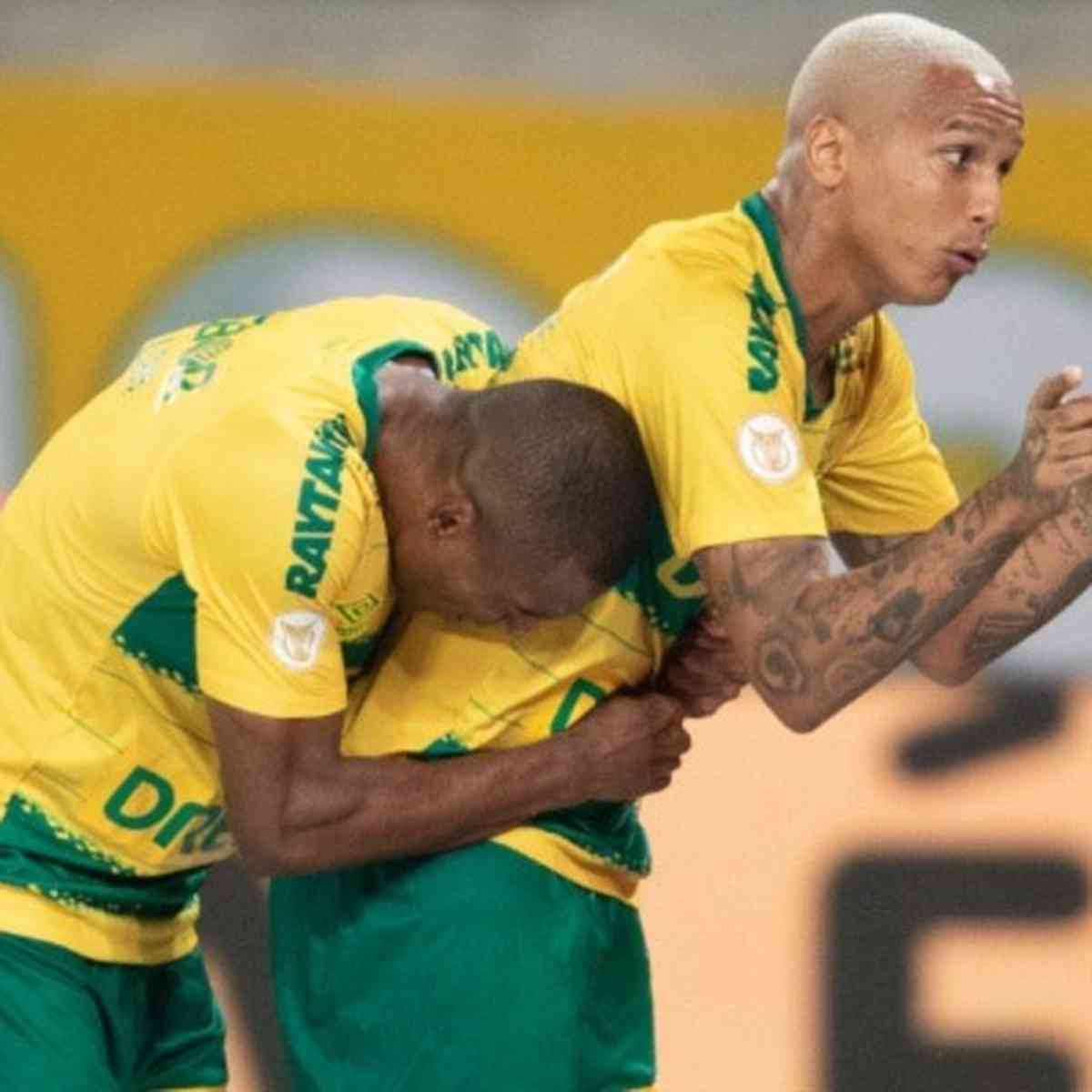 ACONTECEU AGORA (04/09), foi confirmado: Deyverson se oferece para vestir  as cores de grande clube brasileiro e pega todo mundo de surpresa - Portal  da Torcida