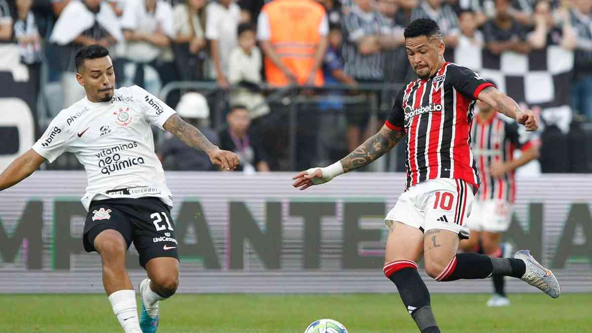 São Paulo sai na frente, Corinthians busca empate e lidera o