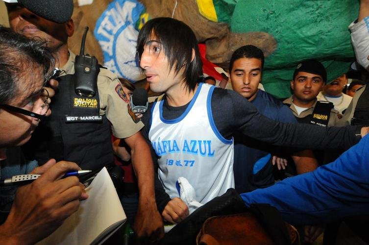 Ernesto Faras (2010) - contratado ao Porto, o argentino chegou sob grandes expectativa  Toca, uma vez que havia se destacado por Estudiantes e River Plate, especialmente. Ele tambm acumulava experincias no Palermo, da Itlia. O atacante, no entanto, virou um fardo para o Cruzeiro. Disputou apenas 34 jogos e marcou oito gols. Faras tinha um alto salrio. Cada tento custou aos mineiros 387 mil dlares.