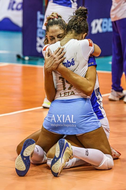 Minas venceu o Praia por 3 a 1 e faturou o tri seguido da Superliga